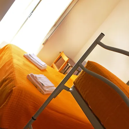 Montefiore Hotel *