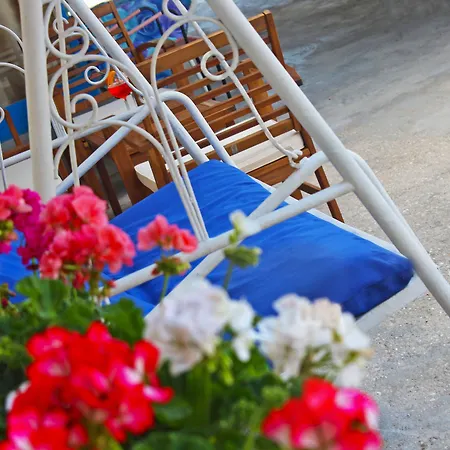 Montefiore Hotel *